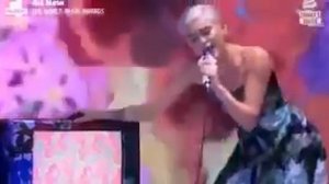Miley Cyrus - Wrecking Ball (World Music Awards)