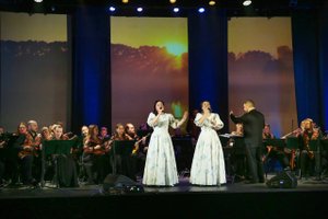 Отрывок с юбилейного концерта Светланы Масло "Ты - любовь моя, Русь великая!"