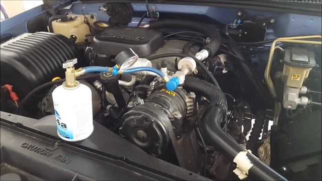 Vehicle A/C System Evacuation and Recharge - DIY смотреть онлайн