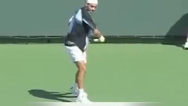 The One-Handed Backhand Technique: How the Pros Hit in Slow Motion