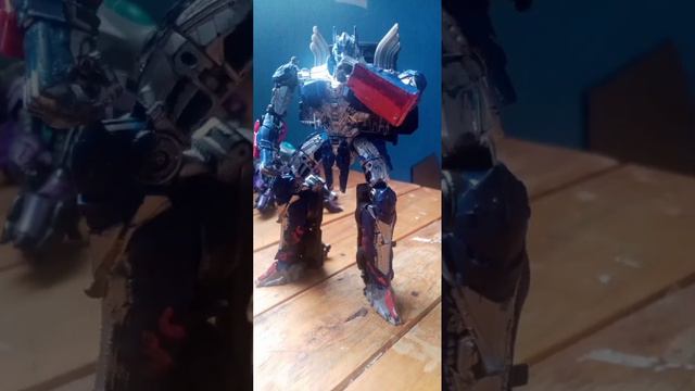 optimus después de la pelea en hon kong #transformers #transformers era de la extinción#NACHODRAGON