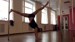 осваиваем акробатику вместе с Мариной/ Royal Pole Dance