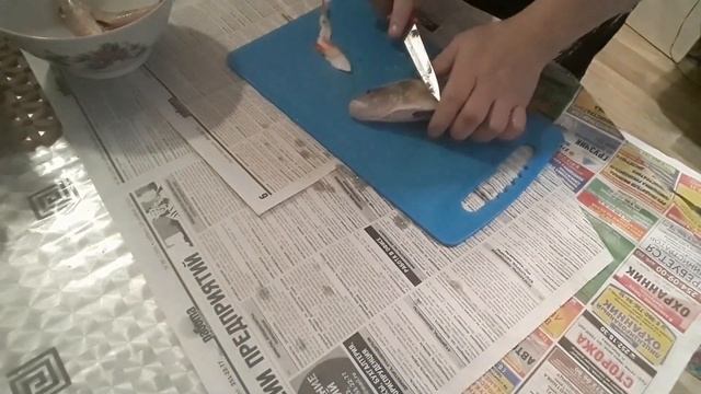 Как почистить речного окуня!!!Быстрый способ!!