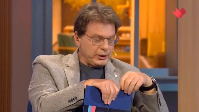 Икона стиля ©, актриса Ольга Прокофьева одевается на блошиных рынках