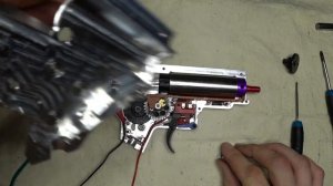 Обзор алюминиевого фрезерованного  гирбокса V2  версии от BullGear Customs.