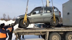 Как загрузить "Ниву" в фуру