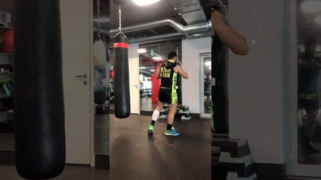 Tornado Kick. Как бить вертушку смотреть онлайн