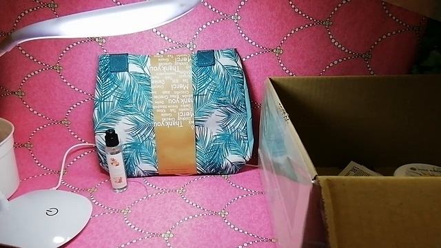 Ив Роше. ?Новый парфюмчик и спрей "Лесная земляника" в подарок. ???(2) смотреть онлайн