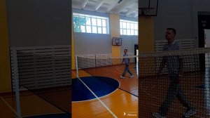 Игра в бадминтон