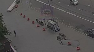 Мужчина пнул в лицо незнакомке на остановке