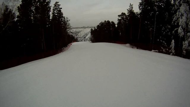 Горные лыжи скоростной спуск
