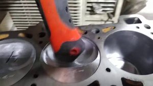 Туго влазит поршень