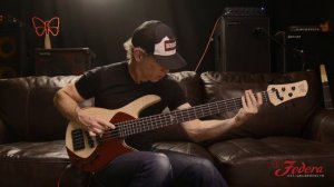 Ryan Martinie demos the Ryan Martinie Blondie Standard at Fodera 🦋🎧