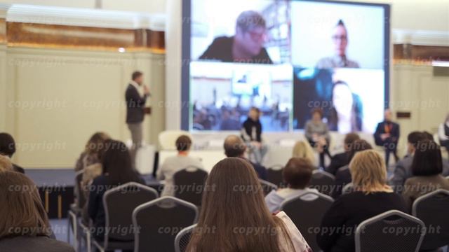 Audience listens to the lecturer смотреть онлайн