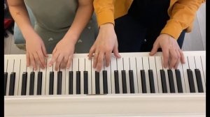 Вышла курочка гулять