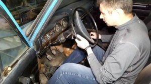 КАПСУЛА ВРЕМЕНИ! ЗАБРОШЕННЫЙ ВАЗ 2106 (ЖИГУЛЮ 35 ЛЕТ В ПЫЛЬНОМ ГАРАЖЕ)[заброшенные автомобили]