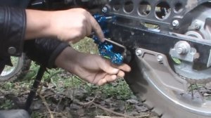 Установка успокоителя цепи на мотоцикл Рейсер Пантера