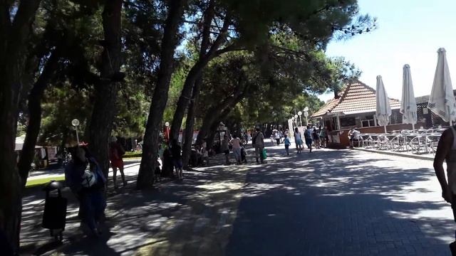 Красота Геленджика.Идем на море,болтаем.Упала.🤕😒😁 смотреть онлайн