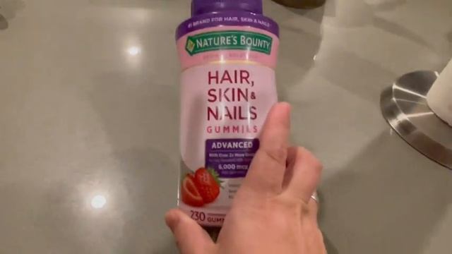 Review of Hair Skin and Nails Vitamins