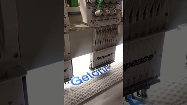 ¿Cómo hacer letras bordadas o logotipos en ropa, textiles domésticos y otros productos? смотреть онлайн