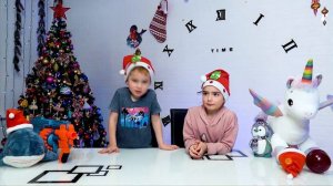 Угадай кто под маской Санты 🎅  Челлендж Ратмир vs Карина. DivRiK.