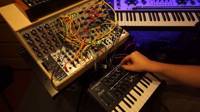 'On The Run' Modular Jam смотреть онлайн