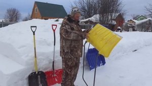 Лопаты и скребки для снега, обзор.