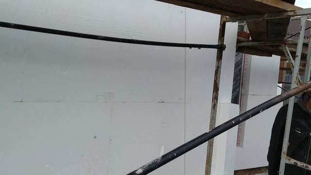 Утепляем пенопластом стены дома, построенные из щелевого кирпича, фасад будет облицован камнем смотреть онлайн