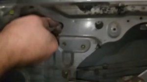 Mitsubishi Lancer Cedia CS2A Снятие карты двери стекла и стеклоподъемника задней двери