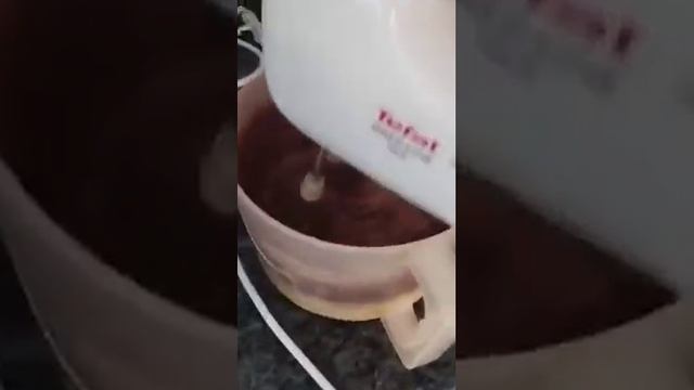 Чем занимаются дети, когда родителей нет дома Schoko Kuchen смотреть онлайн