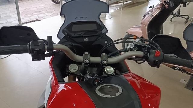 2022 Honda CB200X | Walkaround Review - 2022 2022 Honda CB200X | Sports Red | Price, Specs