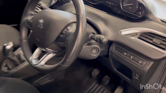 PEUGEOT 208 1 2 PURETECH S:S SIGNATURE 5d 82 BHP смотреть онлайн