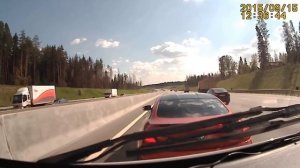 Автохам! Дебил на красном БМВ не пропускает Скорую помощь.