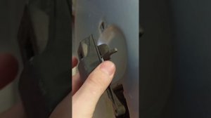 Снимаю наружнюю ручку на лада калина