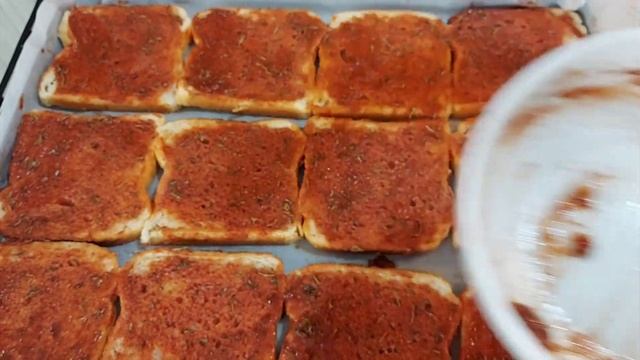 Tost Ekmeğinden Kahvaltılık Çok Pratik Pizza Dilimleri? İnanılmaz Lezzetli Kolay Pizza Tarifi #pizz