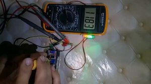 Индикатор уровня заряда Li-ion батареи своими руками. Показывает от 0  до  100%  уровня заряда