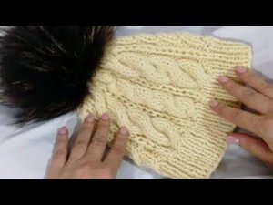 Толстая шапка косами с помпоном спицами