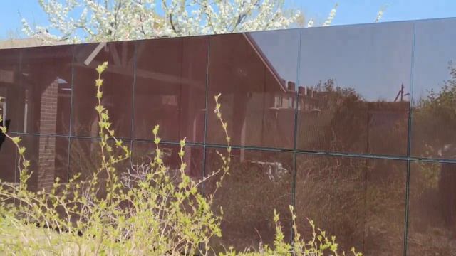 Солнечная электростанция, забор из солнечных панелей. Fence With Solar  Panels.