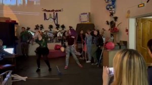 танец бабки ежки