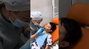 Лечим зубы у детского Стоматолога. Кариес у детей. Çocuklarda diş çürük tedavisi