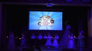 Я ХОЧУ, ЧТОБЫ ДЕТИ МЕНЯ ОКЛИКНУЛИ: " МАМА"  (Танец со свечами)