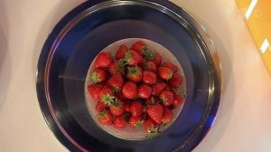 Красная-прекрасная. Суперягоды. Жить здорово! Фрагмент выпуска от 02.09.2014