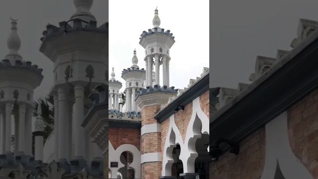 Kuala Lumpur Masjid Jamek and its garden