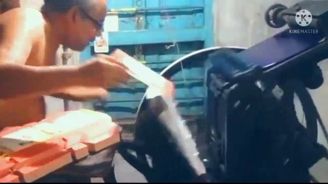 মিষ্টির বাক্স তৈরীর কারখানা | sweet box making business | sweet box manufacturing | Bengali busines смотреть онлайн