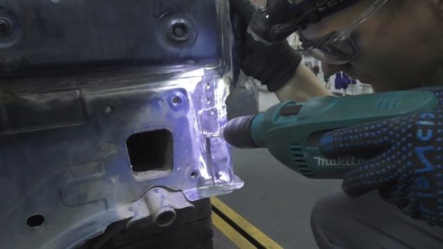 Фольксваген Гольф, переделка после горе мастеров. Body repair after an accident. смотреть онлайн