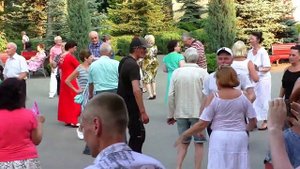 Заманила,соблазнила,раздразнила.CHARKIW UKRAINE.ПАРК ГОРЬКОГО ХАРЬКОВ ТАНЦЫ.ФЕВРАЛЬ 22.
