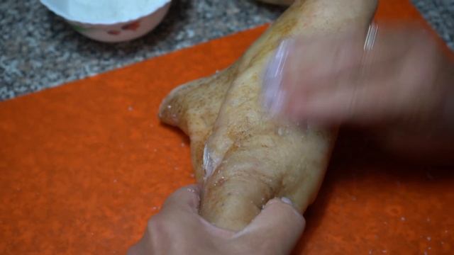 Вкуснейшая свиная рулька, запеченная в духовке. Это очень вкусно смотреть онлайн