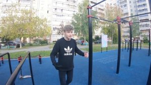 Самые легкие и красивые трюки на турнике