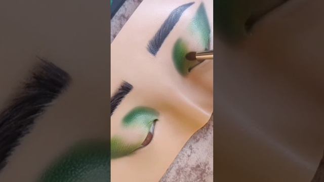 green eyeshadow look ❣️