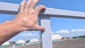 Для вечной службы ЗАБОРНОГО СТОЛБА заливаю внутрь ...........